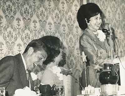 MARCH-FONG-EU-400x307-REAGAN-LAUGHING-jpg